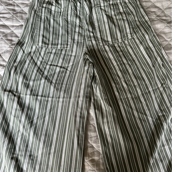 LOFT linen blend, tie waist, olive & ivory striped pant, size medium - Picture 3 of 3